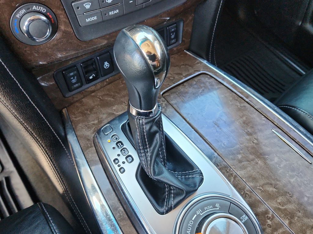 Vehicle image 25 of 28