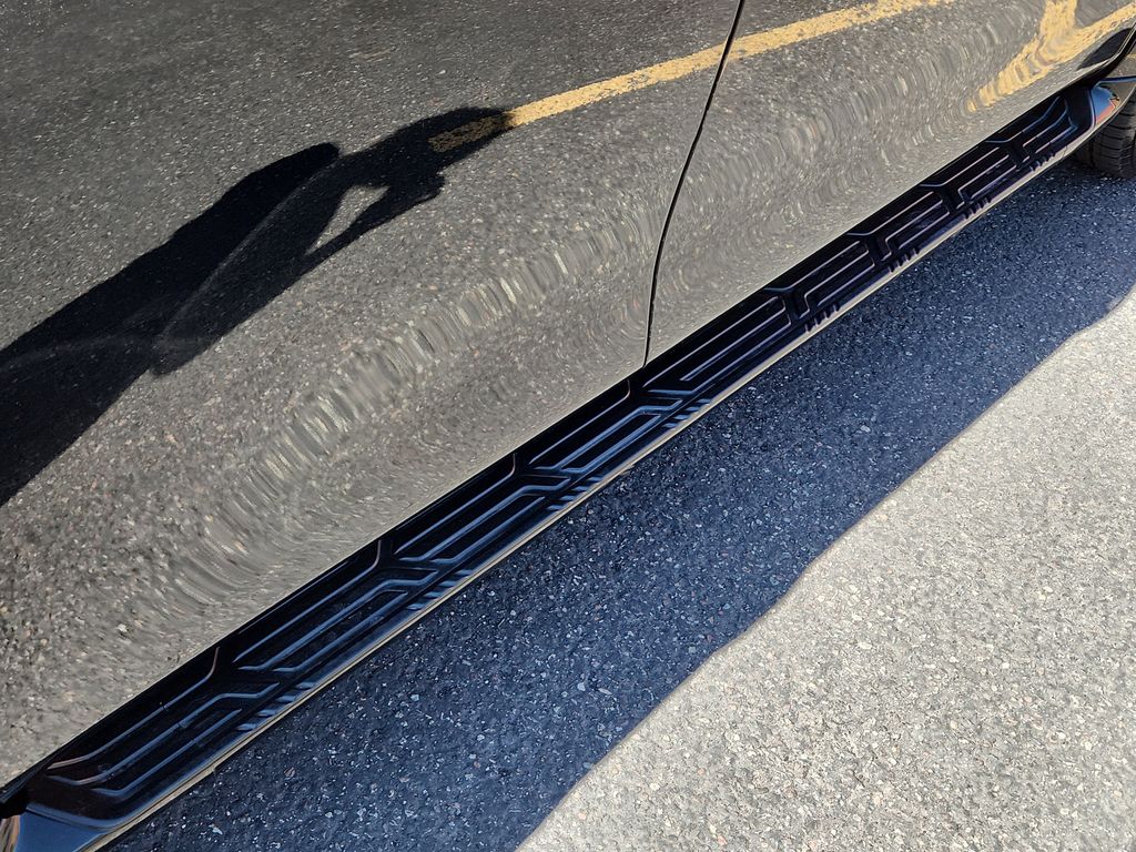 Vehicle image 14 of 28