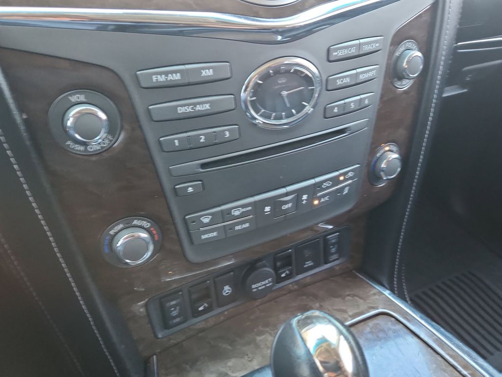 Vehicle image 27 of 28
