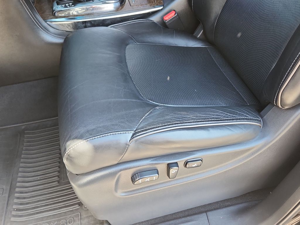 Vehicle image 7 of 28