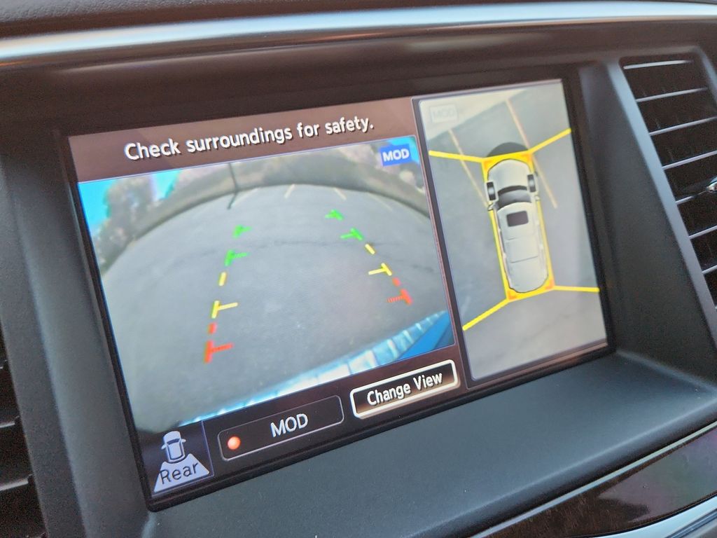 Vehicle image 26 of 28