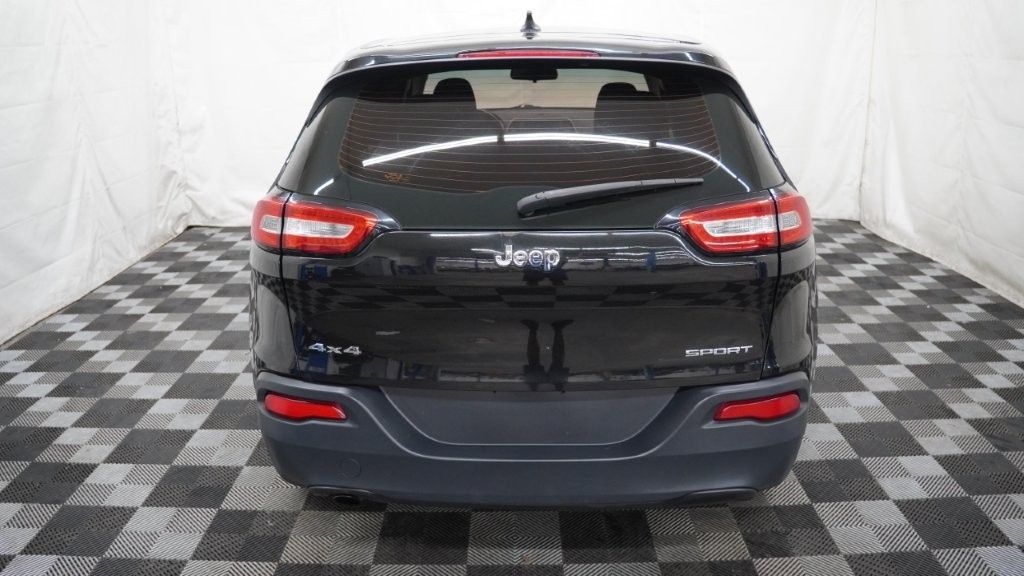 Vehicle image 9 of 27