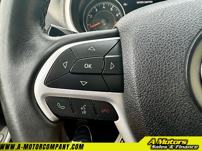 Vehicle image 18 of 25