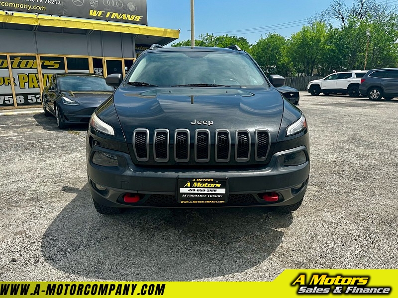 Vehicle image 8 of 25
