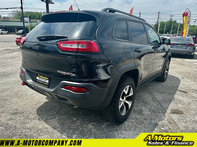 Vehicle image 4 of 25