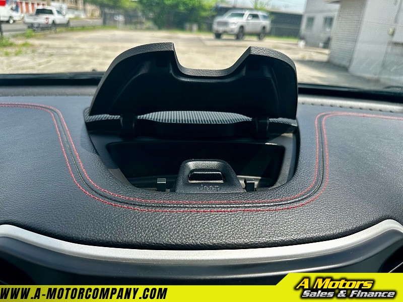 Vehicle image 24 of 25