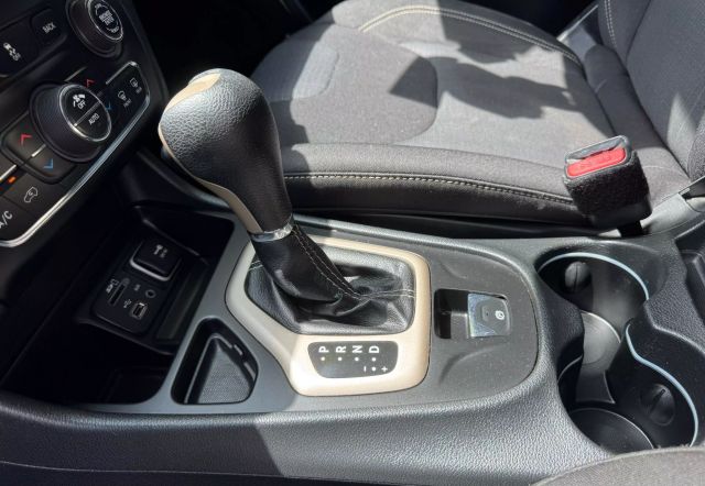 Vehicle image 39 of 51