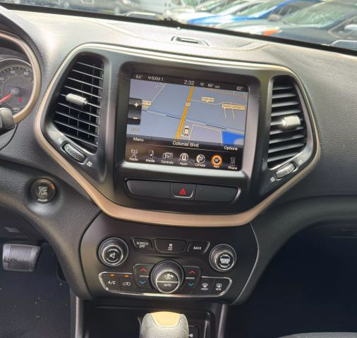 Vehicle image 34 of 51