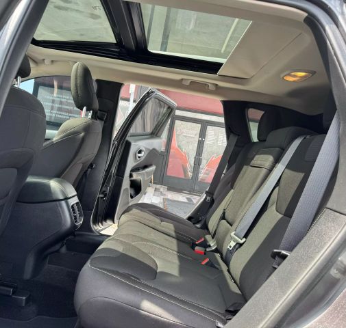 Vehicle image 17 of 51