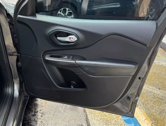 Vehicle image 24 of 51