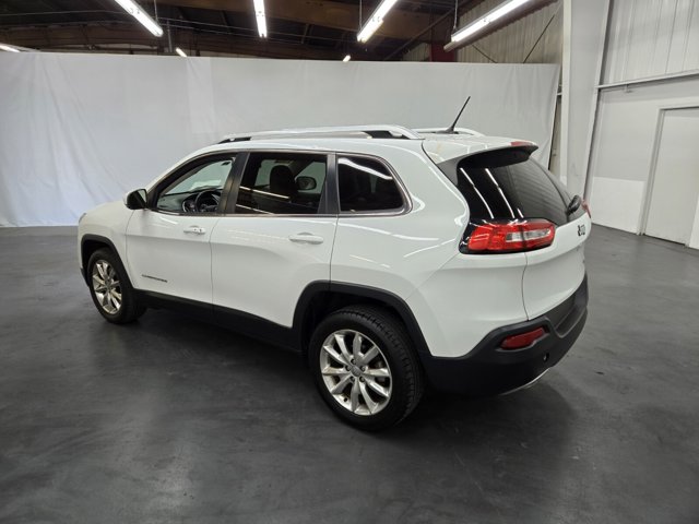 Vehicle image 4 of 21