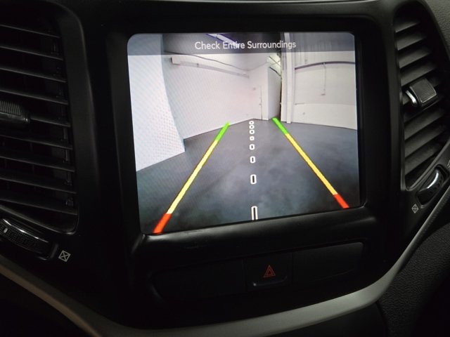 Vehicle image 20 of 21