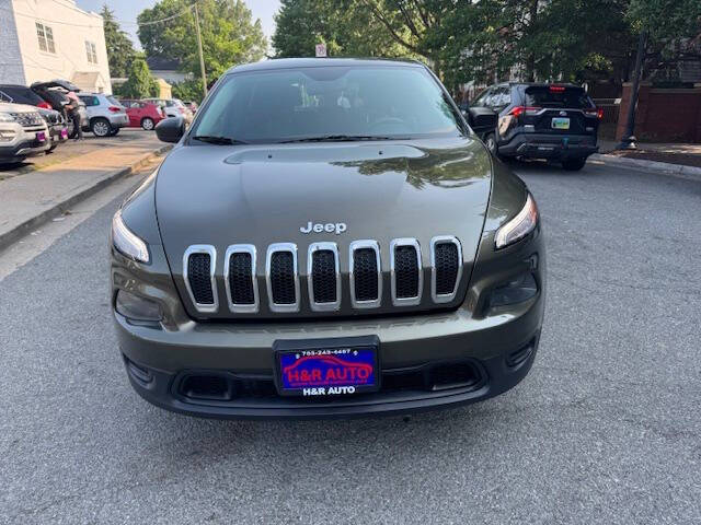 Vehicle image 7 of 17