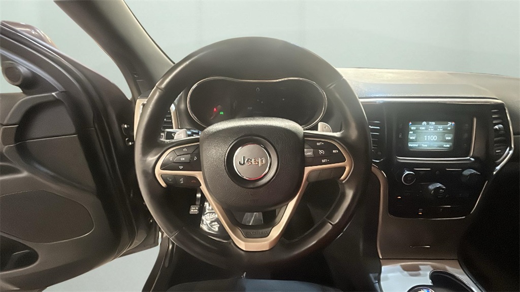 Vehicle image 16 of 26