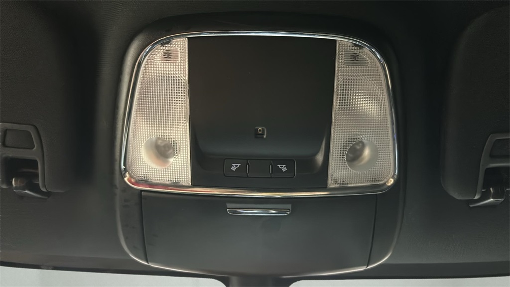 Vehicle image 22 of 26
