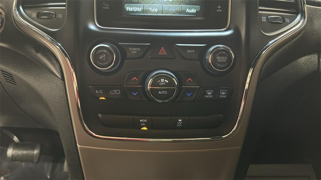 Vehicle image 23 of 26