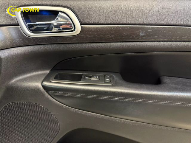 Vehicle image 47 of 58
