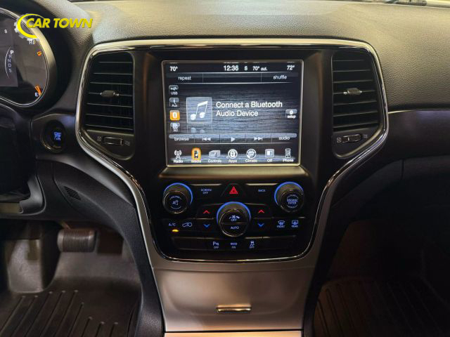 Vehicle image 28 of 58