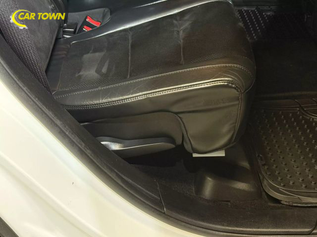 Vehicle image 44 of 58