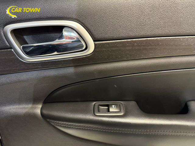 Vehicle image 42 of 58