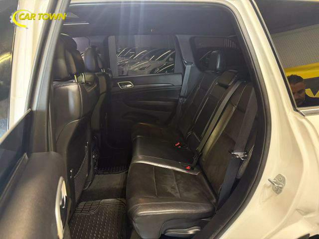 Vehicle image 40 of 58