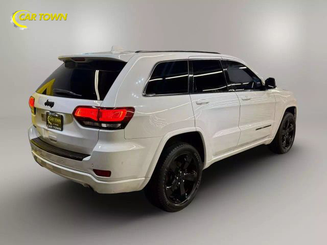 Vehicle image 9 of 58