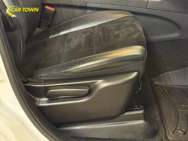 Vehicle image 49 of 58