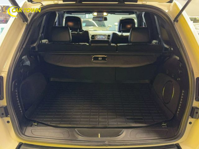 Vehicle image 57 of 58
