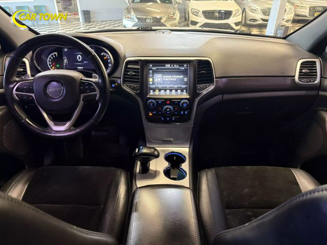 Vehicle image 23 of 58
