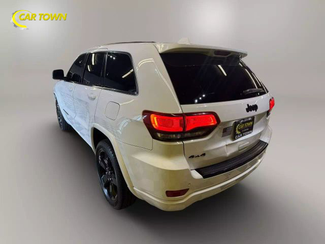 Vehicle image 13 of 58