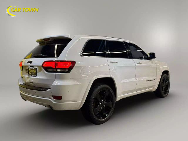 Vehicle image 10 of 58