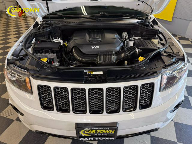 Vehicle image 52 of 58