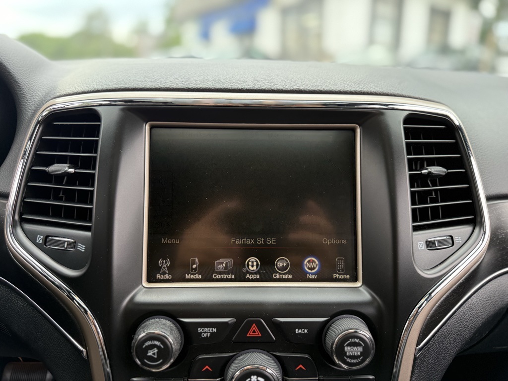 Vehicle image 27 of 41