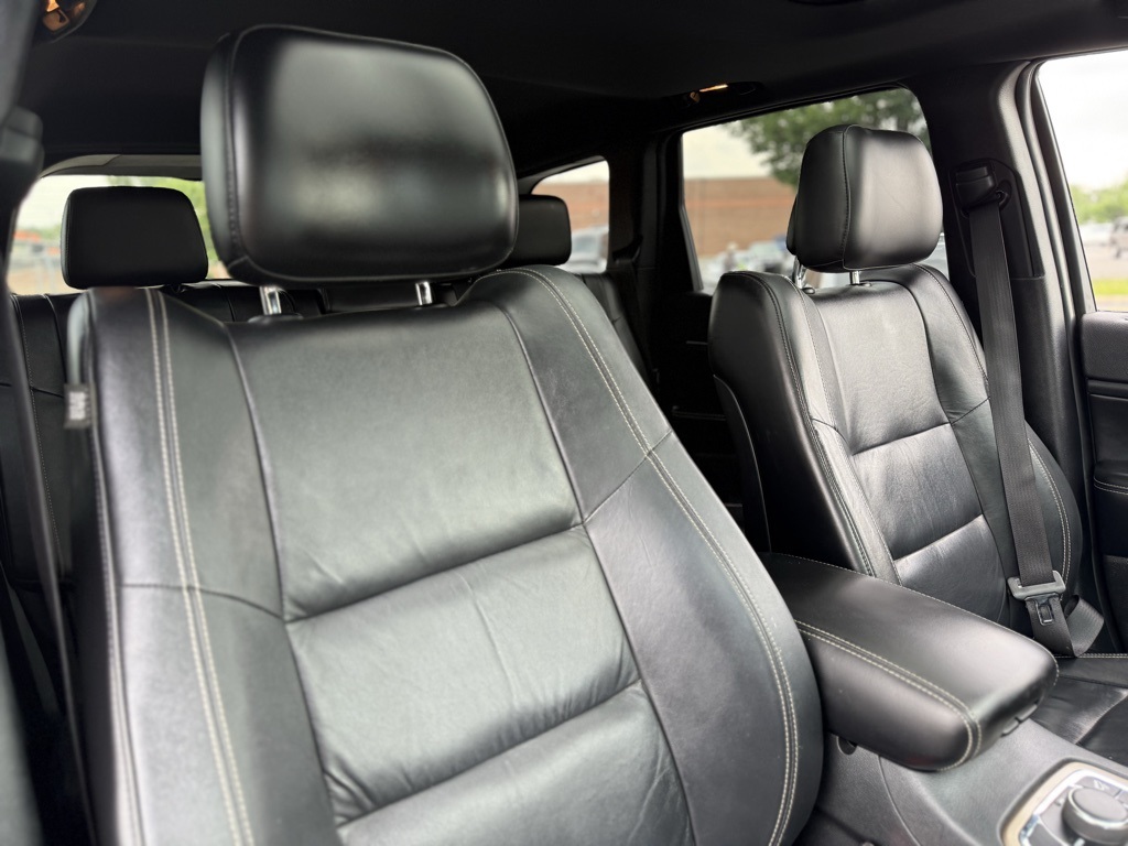 Vehicle image 12 of 41