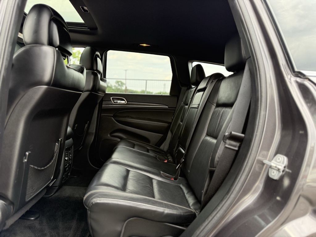 Vehicle image 17 of 41