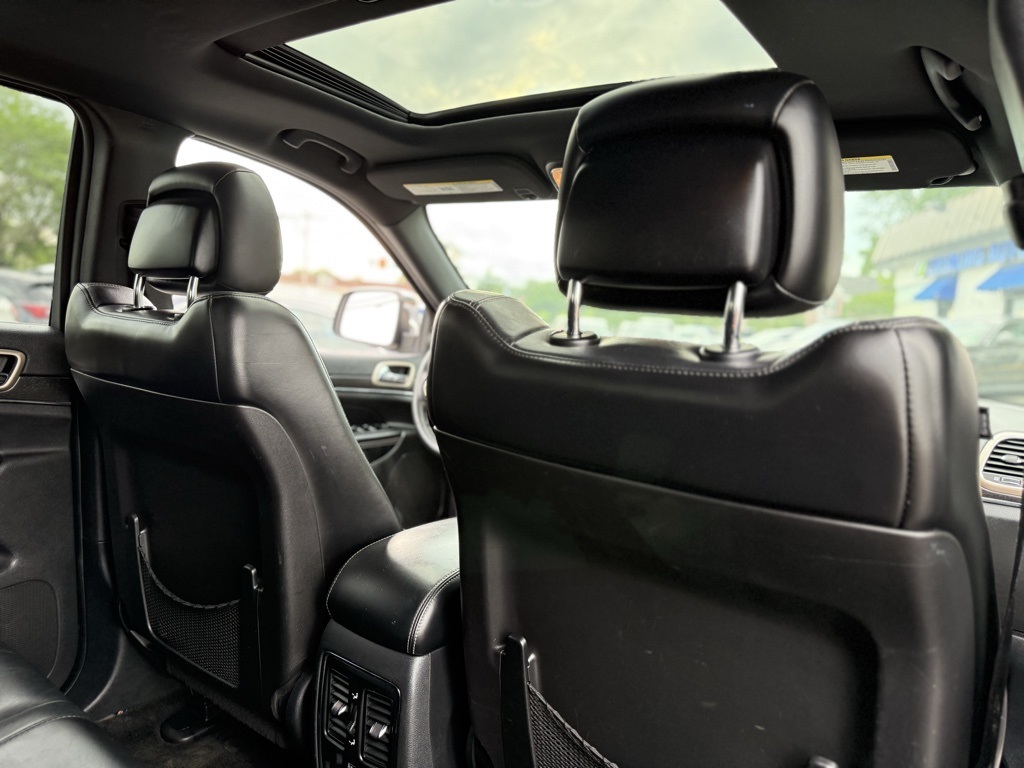 Vehicle image 19 of 41