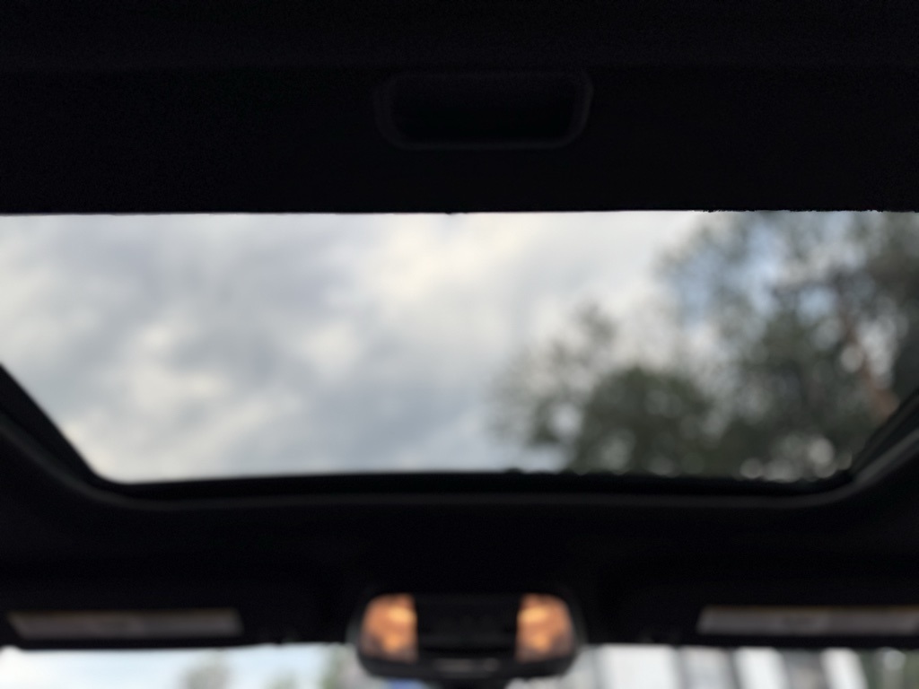 Vehicle image 21 of 41