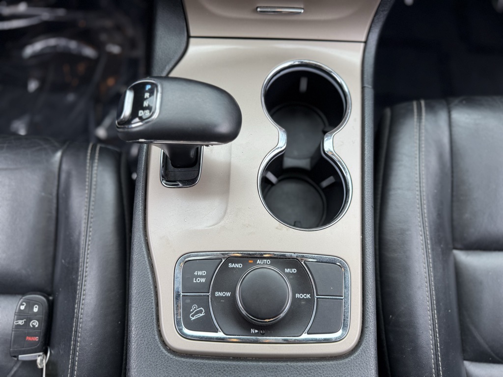 Vehicle image 24 of 41