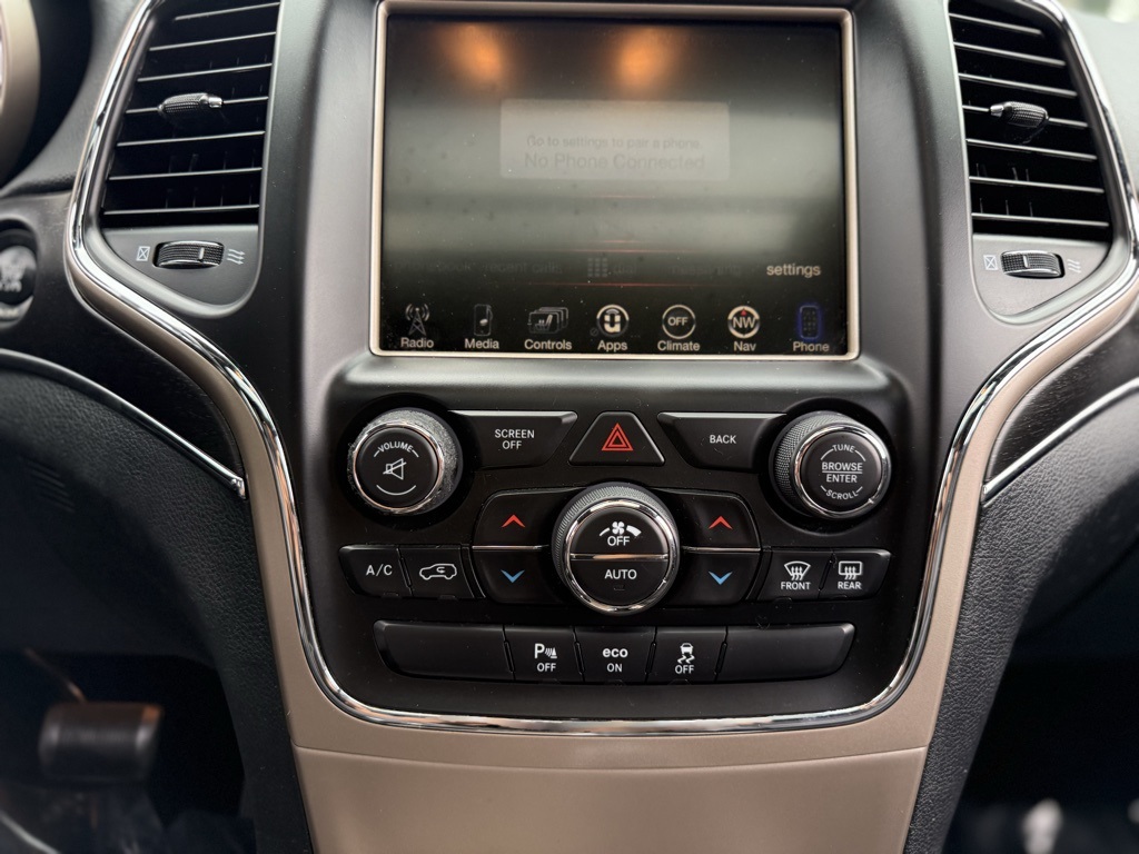 Vehicle image 25 of 41