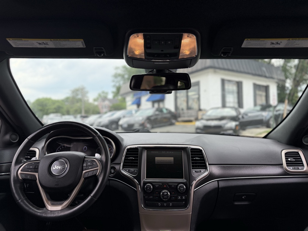 Vehicle image 22 of 41