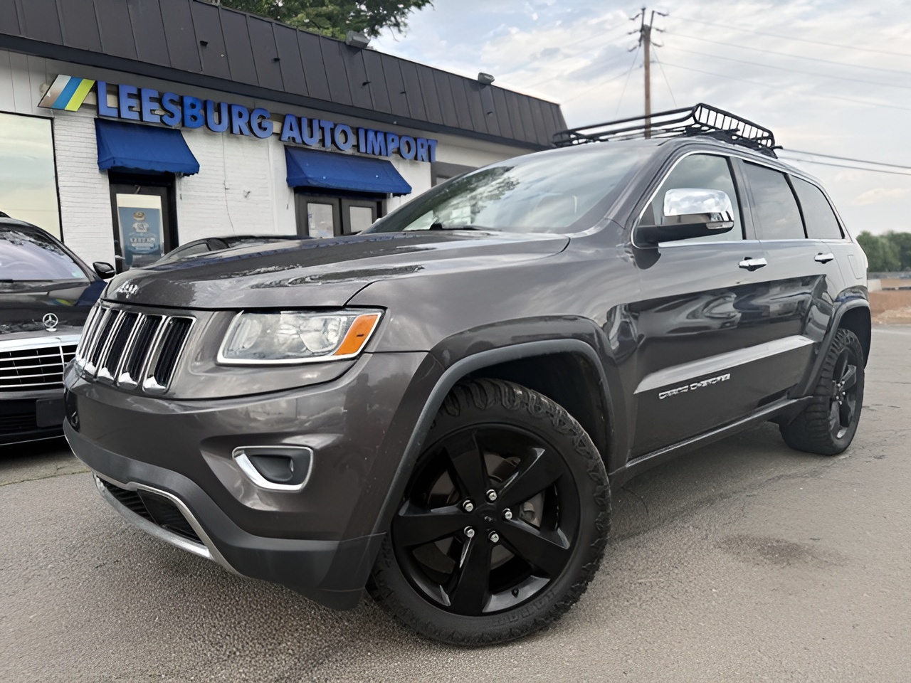 Vehicle image 37 of 41