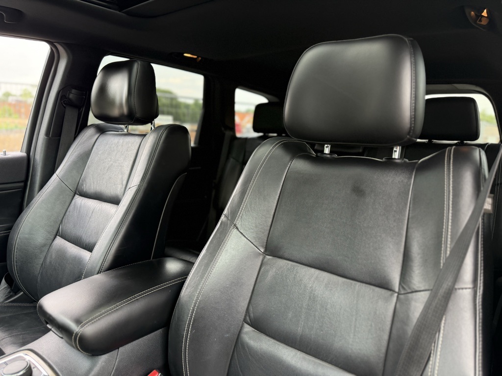 Vehicle image 13 of 41