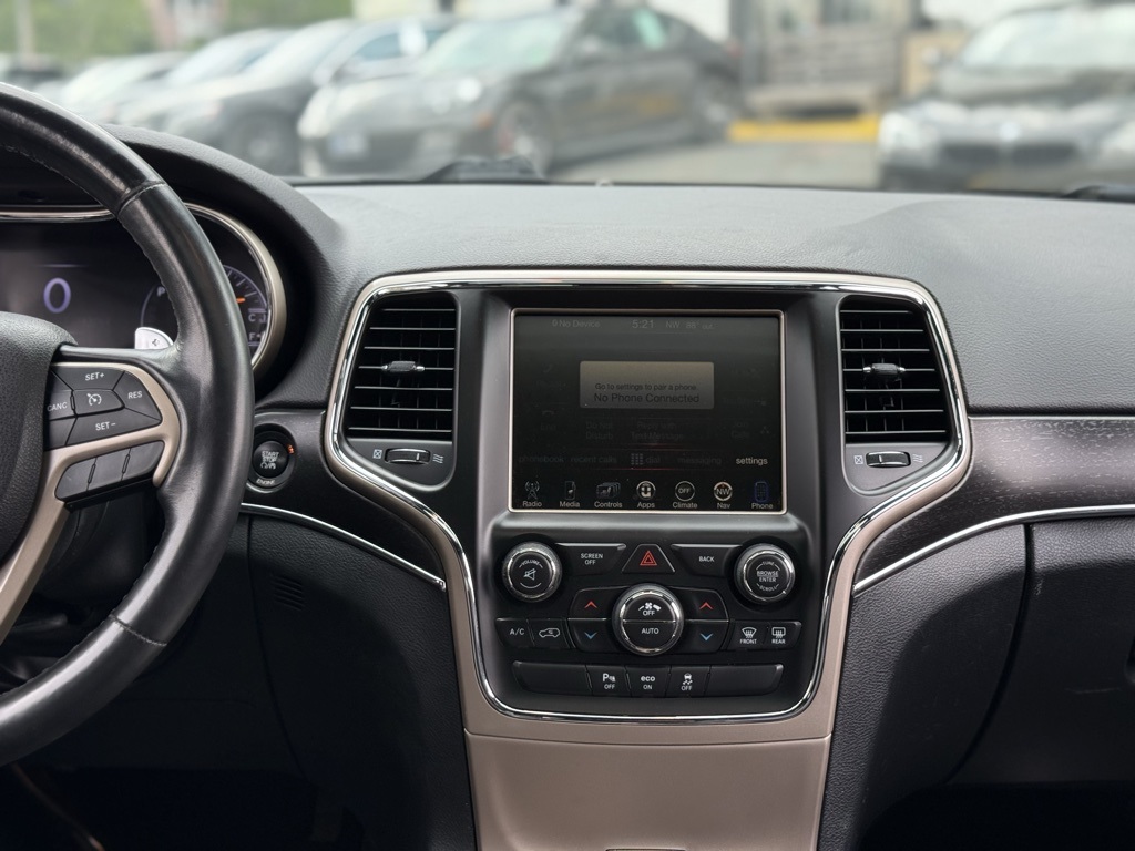Vehicle image 23 of 41