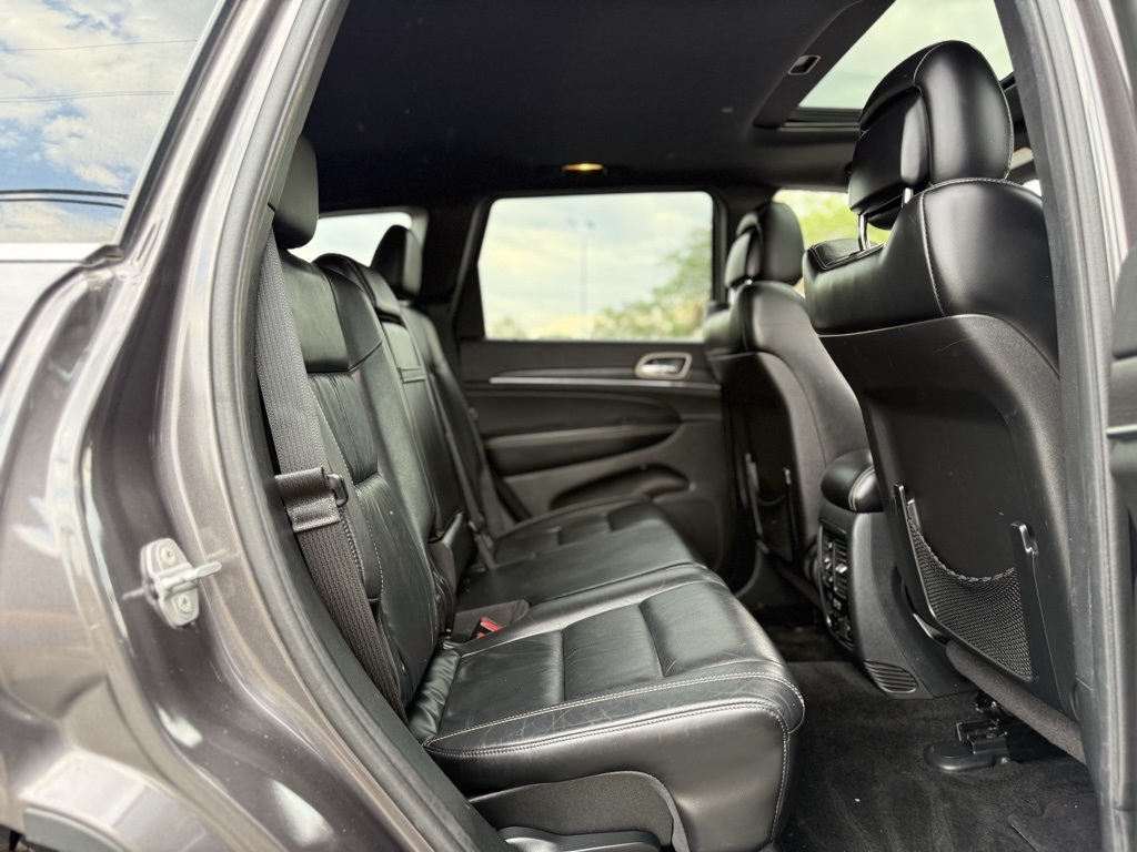 Vehicle image 16 of 41