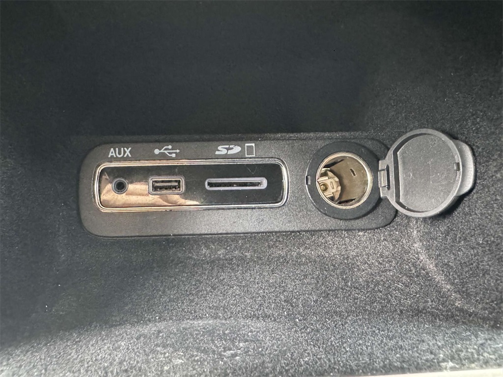 Vehicle image 27 of 31