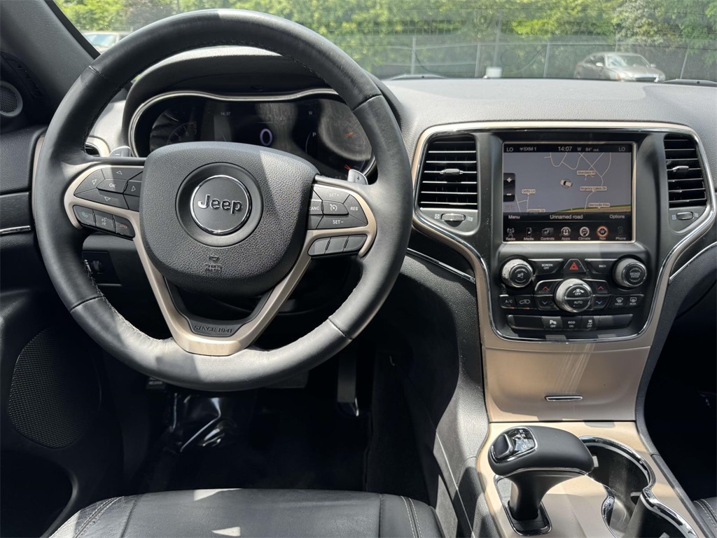 Vehicle image 14 of 31