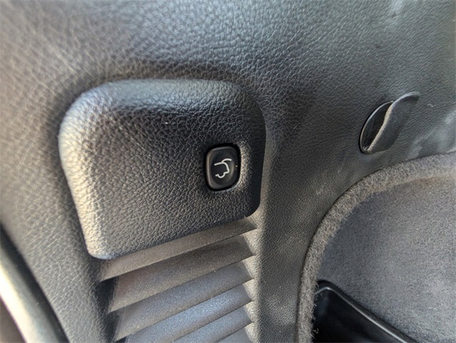Vehicle image 14 of 37