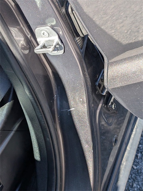 Vehicle image 17 of 37