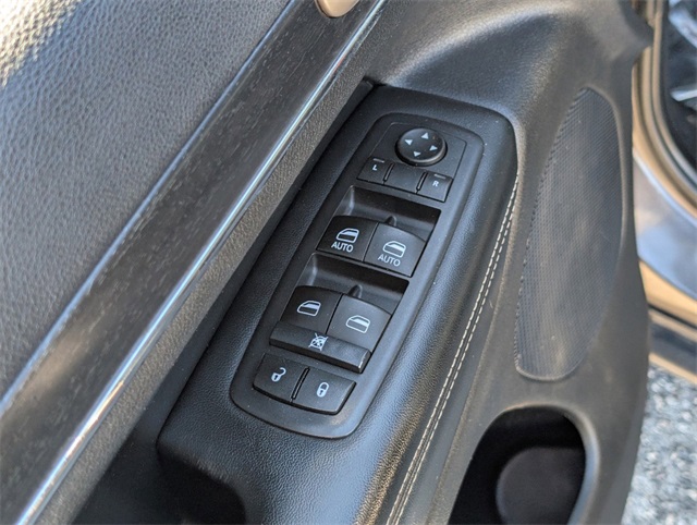 Vehicle image 22 of 37