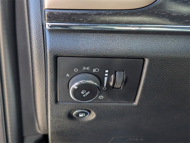 Vehicle image 24 of 37